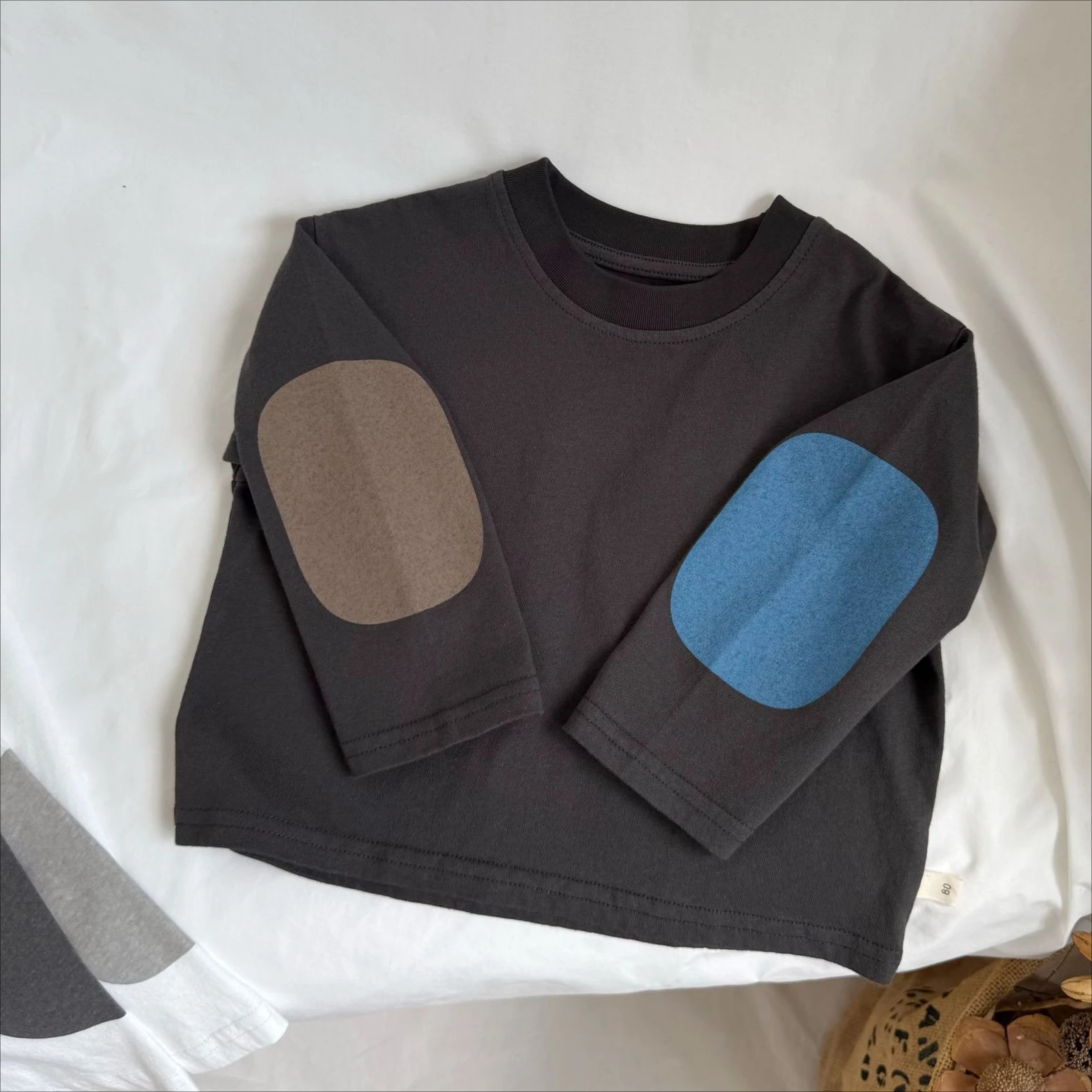 Boys T-shirt 2026 Autumn and Winter New Childrens Clothing Korean Style Boys and Girls Round Patch Print Long-sleeved Undershirt