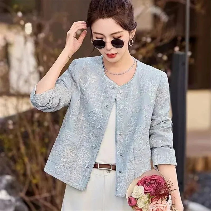

New Chinese Style Short Jacket For Women Spring O-Neck Small Fragrance Style Coat High End Fashion Embroidery Outwear JJ401