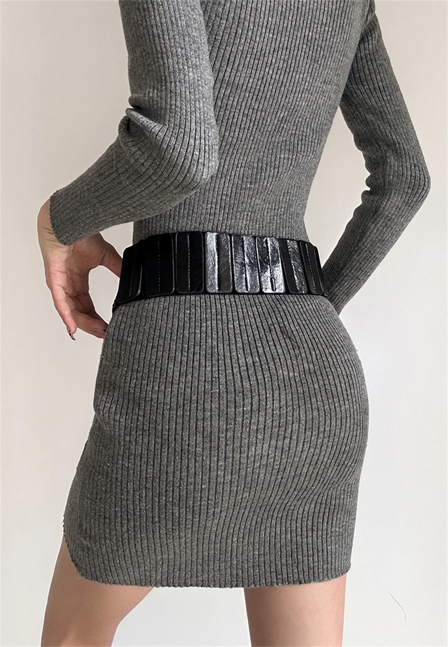 Cinturón ancho estilo punk para mujer, cinturón elástico con adornos de tachuelas y hebilla asimétrica, accesorio de cintura de alta moda en negro y plateado para faldas y vestidos