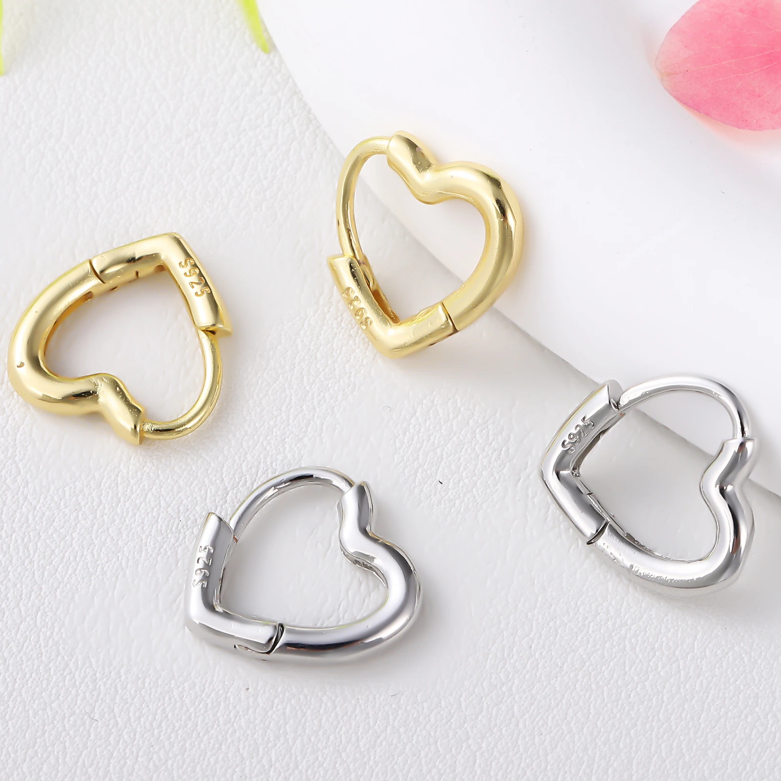 

2 Pairs Love Earrings Light and Comfortable Hoop Women Valentines Day Casual Occasion Heart Shape Copper Exquisite