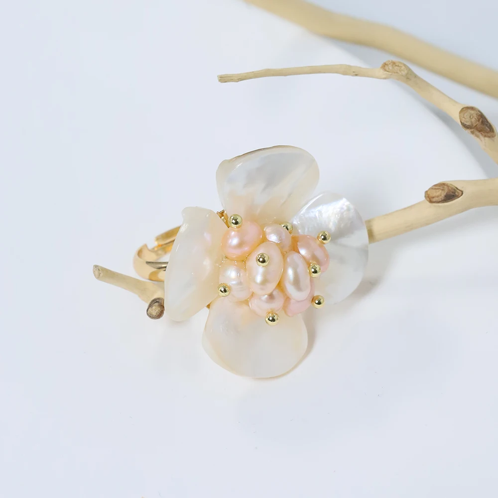 Natural Freshwater Baby Pearl Mother of Pearl Petal Ring Korean Women\'s Luxury Jewelry Fashion Women\'s and Girls\' Gifts GR0400