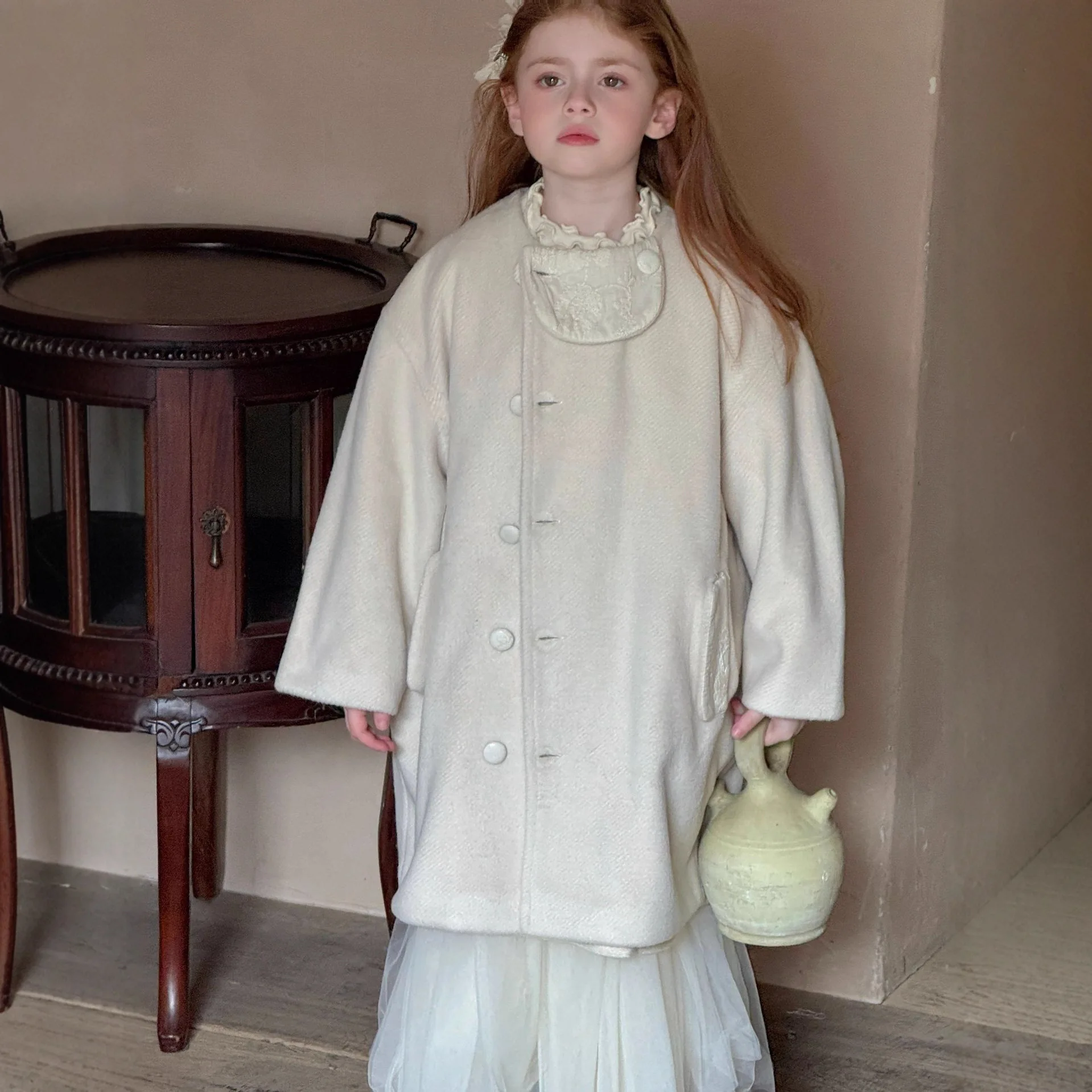 

2025 Winter New Children Clothing Korean Girls Retro Wool Coat Korean Children Loose Embroidered Collar Coat