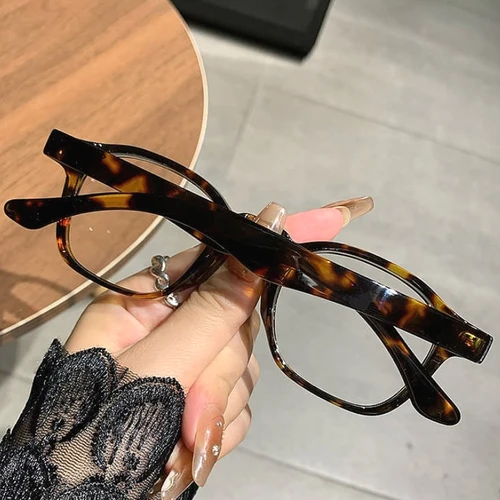 Imagen 2 del producto Gafas fotocromáticas de moda para miopía para mujer, gafas con acabado de leopardo antiluz azul para miopía, dioptrías de 0 a 4,0