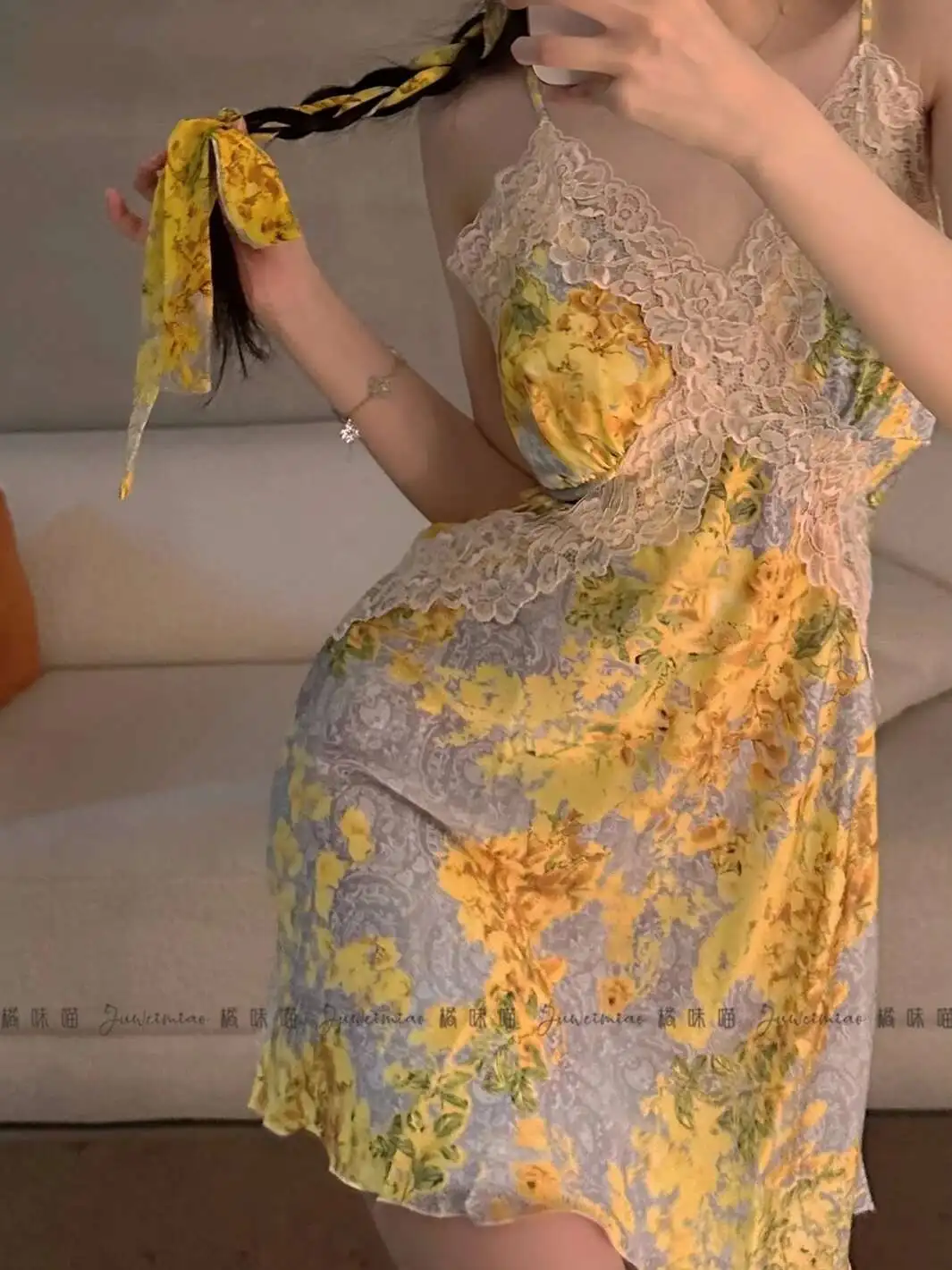 WOMENGAGA 옐로우 레이스 V 넥 탱크 미니 드레스 섹시한 여성 여름 2023 새로운 드레스 우아한 휴일 패션 여성 탑 VM7K