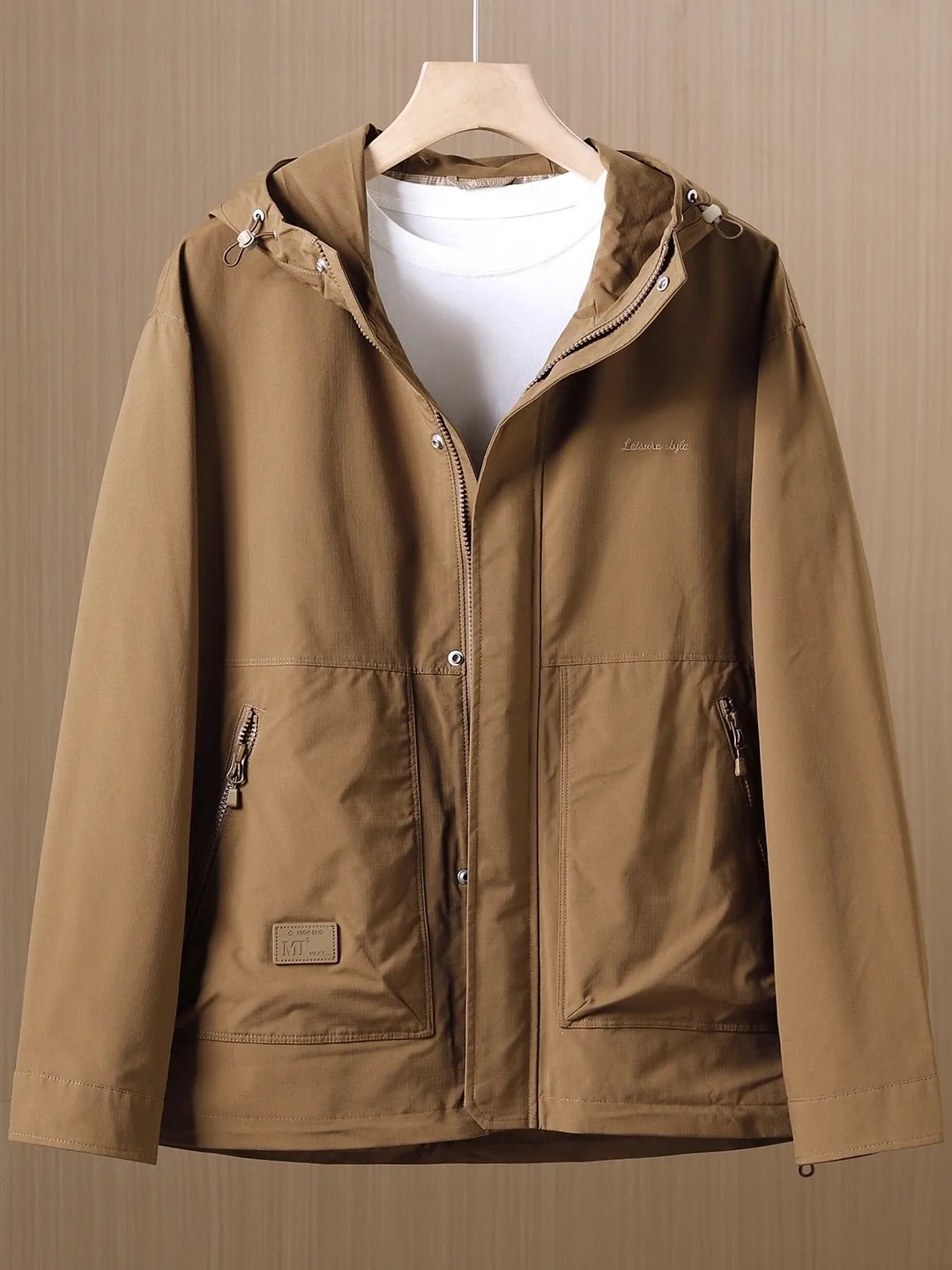 

HuaSaChi Men's Casual Outdoor Jaet Hooded Windproof Polyester Fiber Long Sve Regular Length Loose Fit Youth Faion