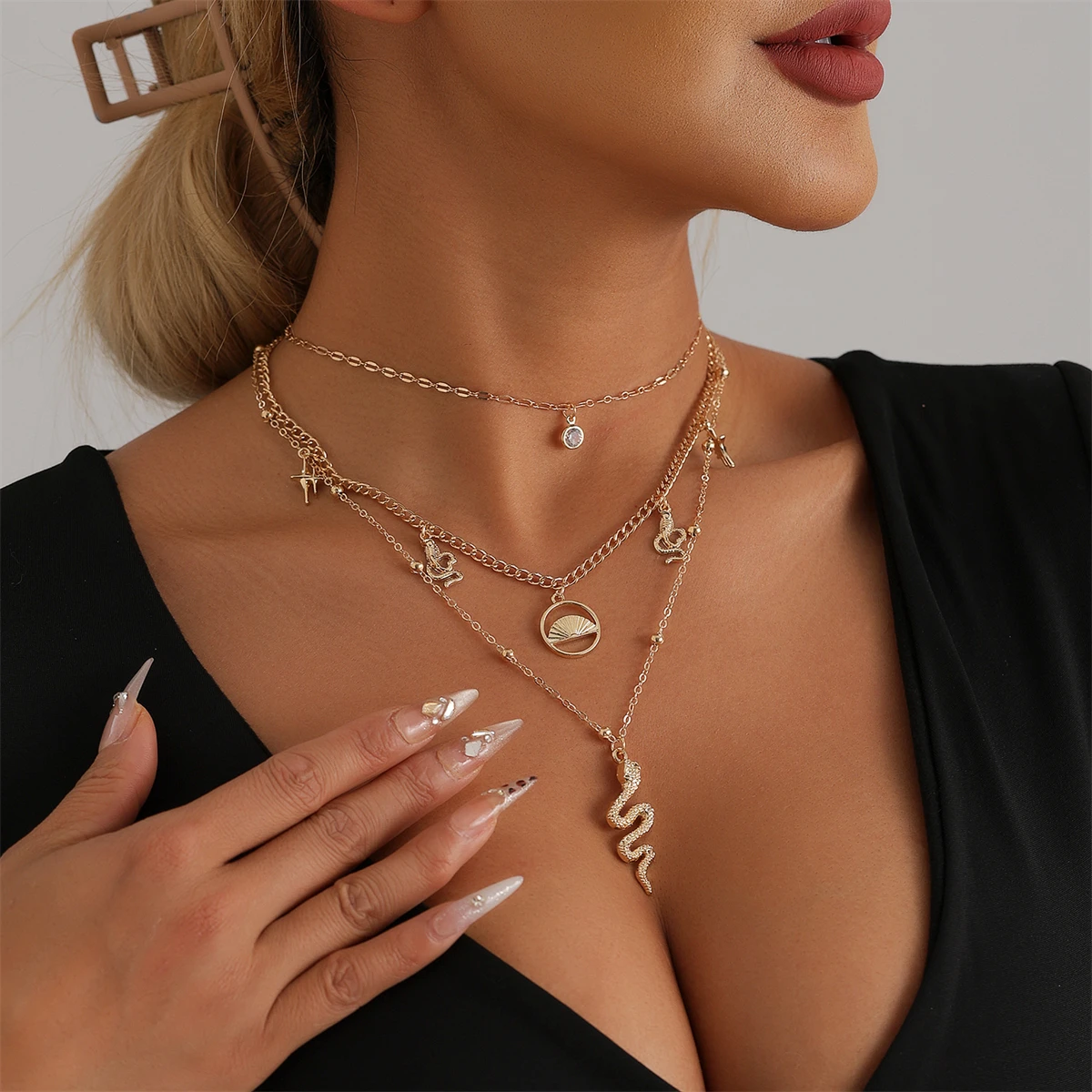 

WAKA Trendy Multi-Layer Snake Pendant Necklace for Women Fashion Charm Choker with Zodiac & Star Charms Boho Statement Jewelry