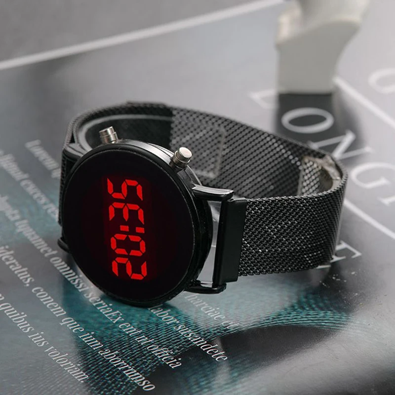 Orologi di lusso con quadrante a LED rosso digitale in oro rosa per donna orologio da polso al quarzo con cinturino in acciaio inossidabile orologio da donna con magnete