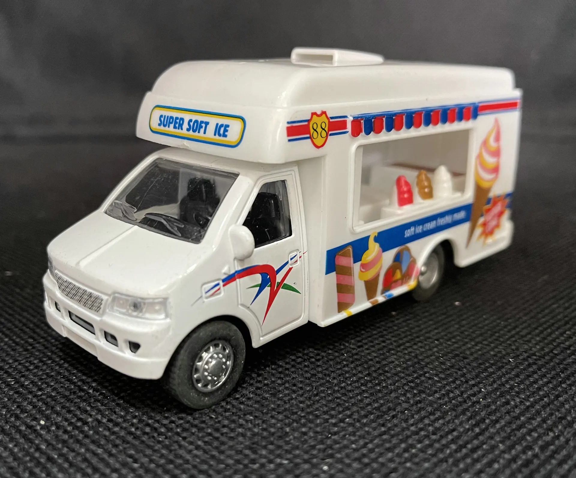 1:32 合金プルバック車のおもちゃシミュレーションキャンピングカーキャラバン消防車アイスクリーム車ファーストフード車医療車慣性車のおもちゃモデル