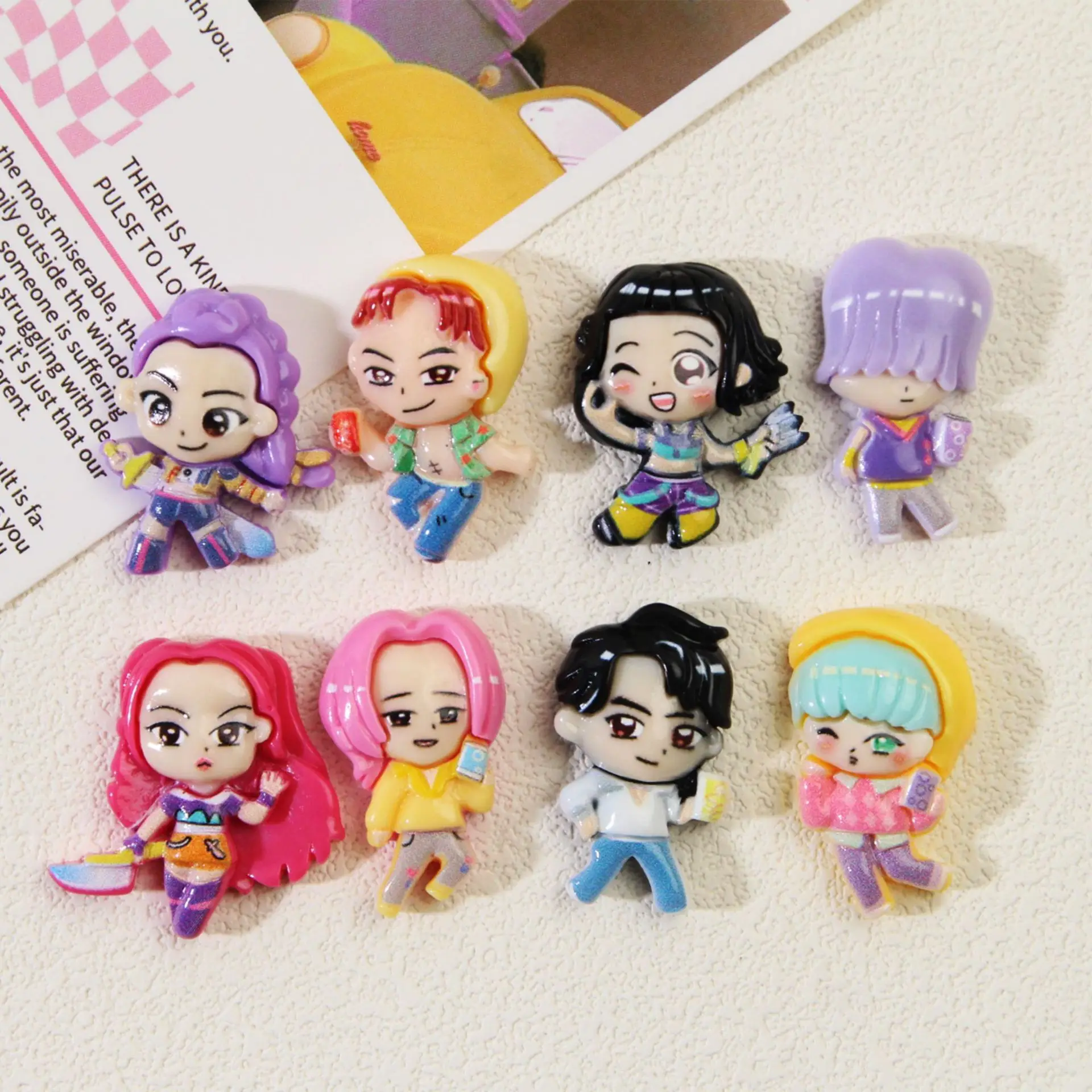 

Новые аксессуары из периферийной смолы в стиле аниме Witch Hunt можно ручной работы с брелками, заколками для волос, автомобильными аксессуарами и материалами.