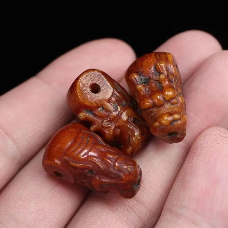 Hand-polished and carved dragon , vintage distressed cow bone three-way Buddha head, DIY accessory for cultural crafts