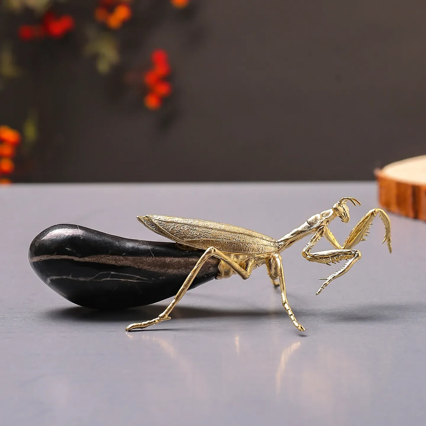 Golden Mantis Handicrafts Simulated Insect Sculpture Marble Mantis Handcrafted Brass Metal Figurine Home Decoration Accessories