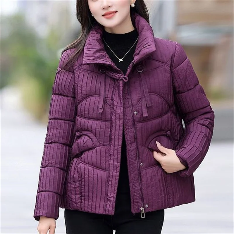 

Новая зимняя женская куртка в китайском стиле, укороченная, на пуху и хлопке, модная, свободная, утепленная, для стройного силуэта, для невысоких, теплая, хлопковое пальто