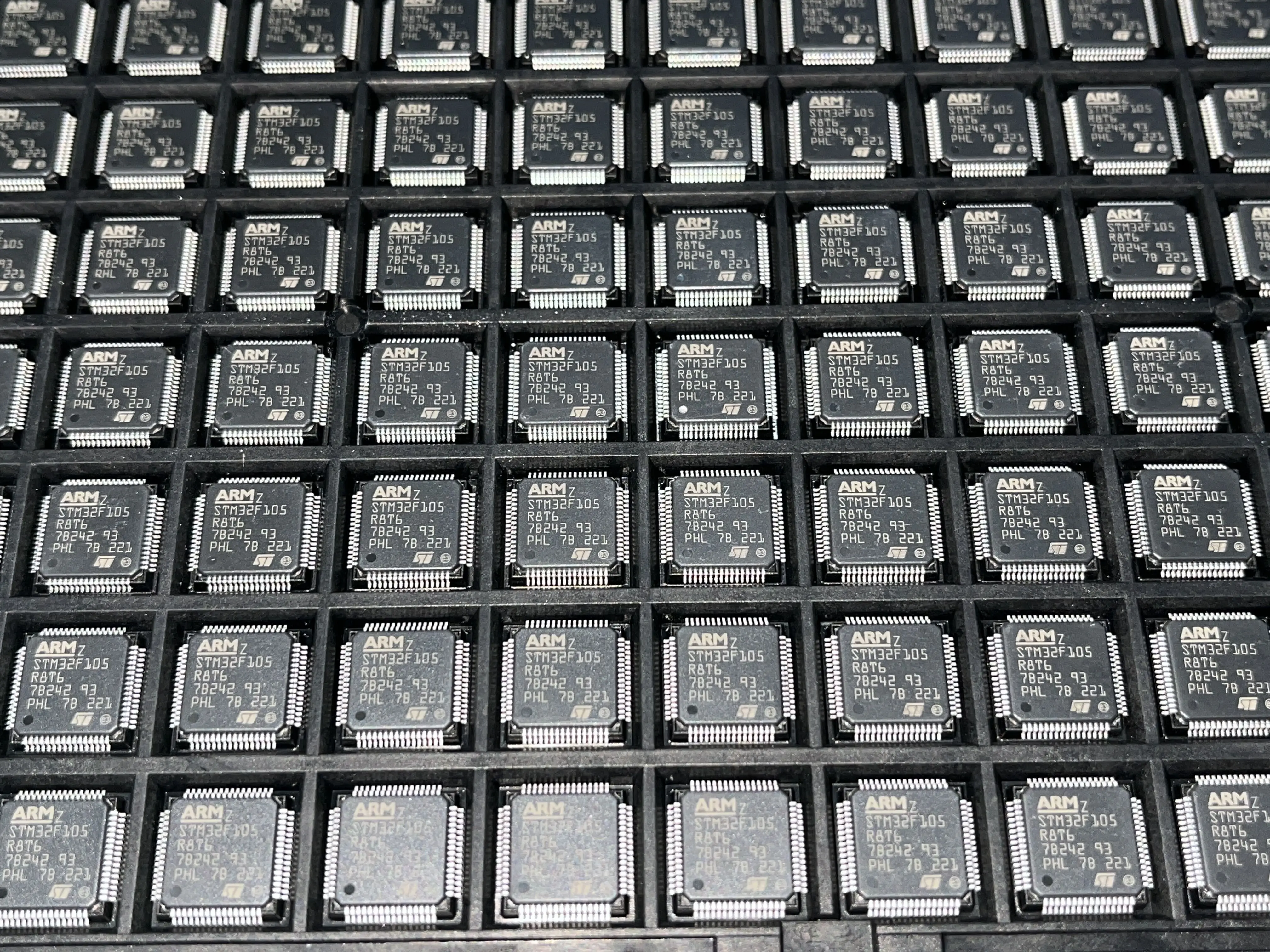 Микросхема TMS320LF2407APGEA 320LF2407 TMS320 IC MCU