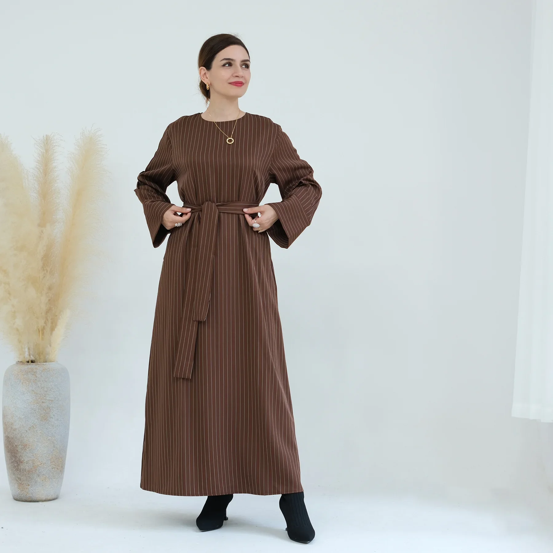 

Arab Stripes Muslim Dress Long Sleeve Islamic Clothing Waist Tuck Women Ankle Skirt Turkish Modesty Robe Lace-Up Women Abaya