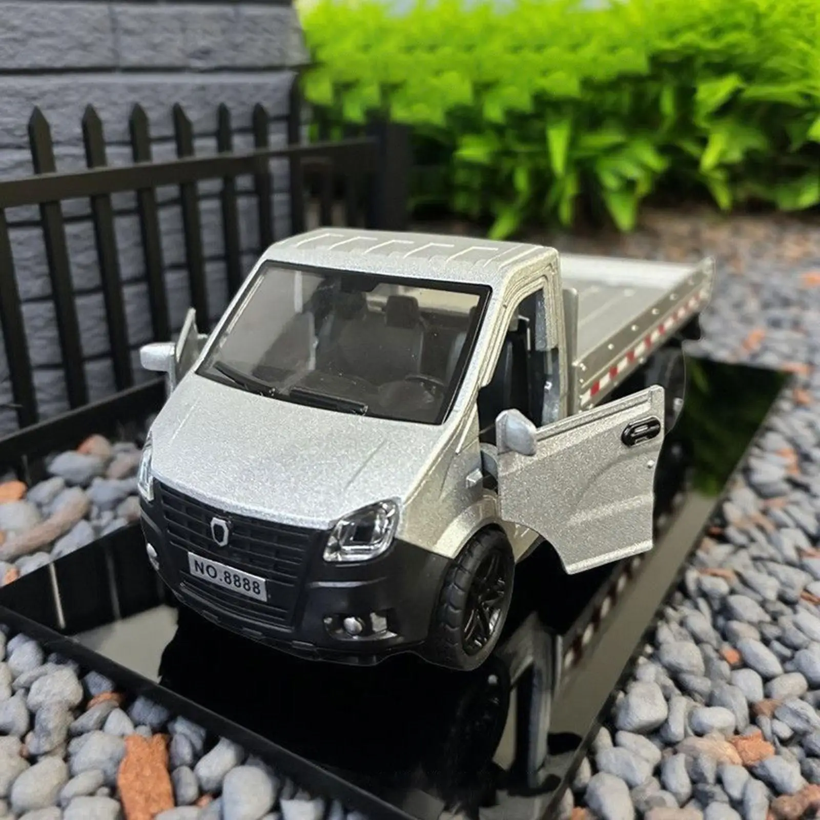 

Boys Girls 1/36 Alloy Truck Model Three Open Doors Practical Toy Truck for Interactive Play