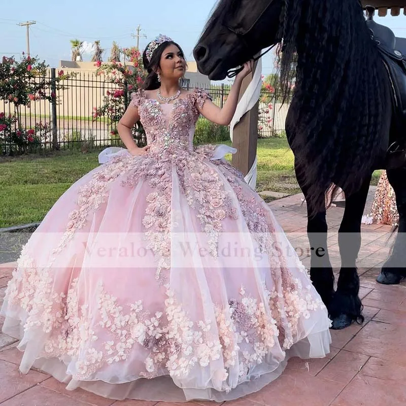 화려한 스위트 16 핑크 Quinceanera 드레스와 레이스 Applique 오프 숄더 볼 가운 댄스 파티 드레스 Tulle Tiered Masquerade Gowns