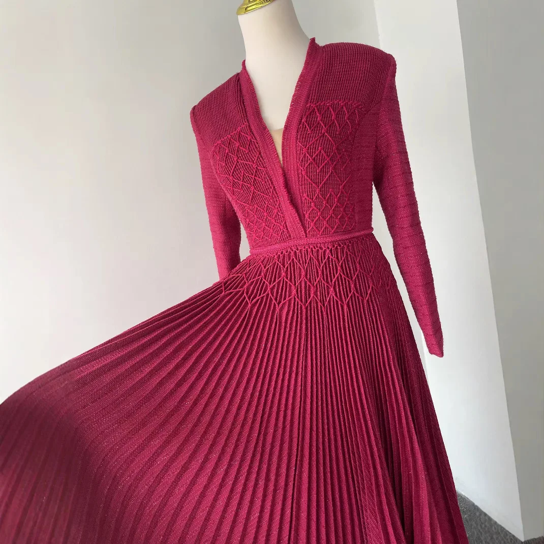 Vestido feminino com decote em v profundo, manga comprida, cintura alta, trança plissada, ombro largo, moda traf, design de nicho vietnamita, vestido bodycon