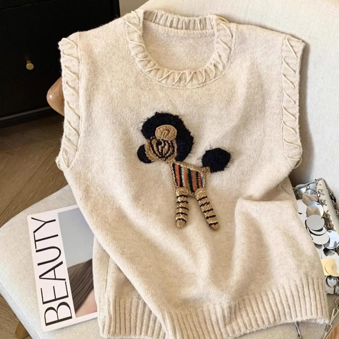 

Fashion Retro Embroidered Knitted Vest Wears Spring and Autumn Sweater Vest Round Neck Sleeveless Top