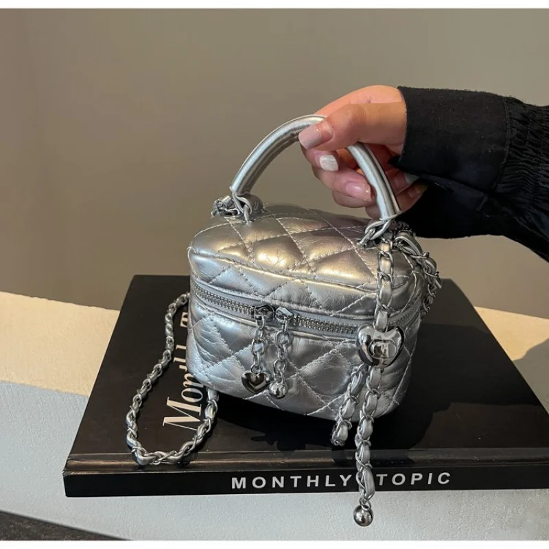 

Artisan Crafted Drawstring Purse For Women Leather Bucket Bag With Intricate Stitching