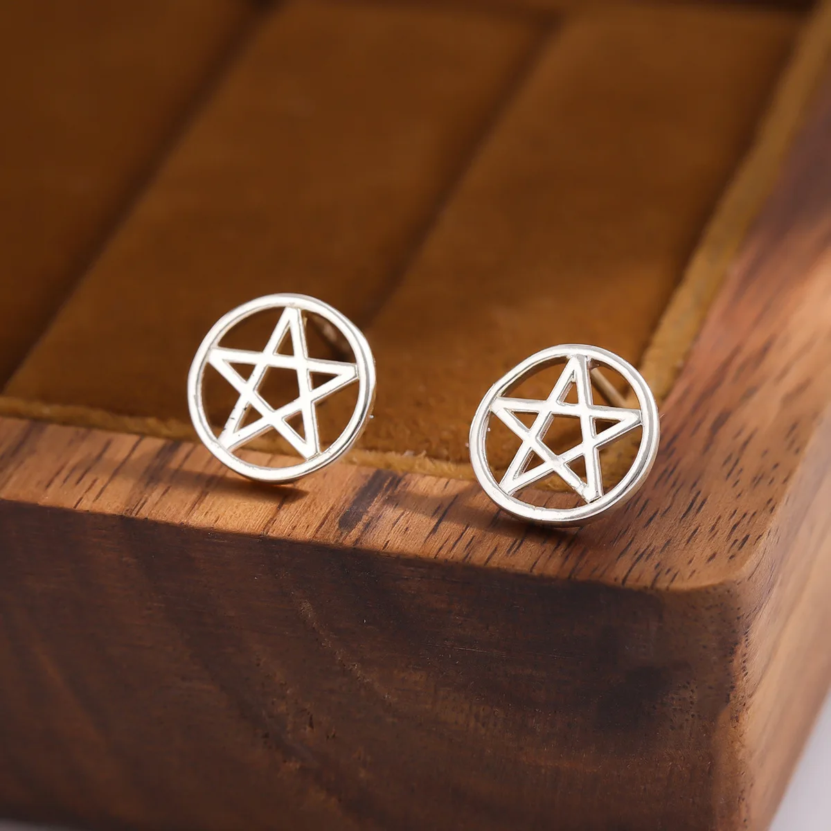 Uini-Tail hot new 925 Tibetan silver circle five-pointed star female earrings fashion trend small stars popular jewelry  ED261