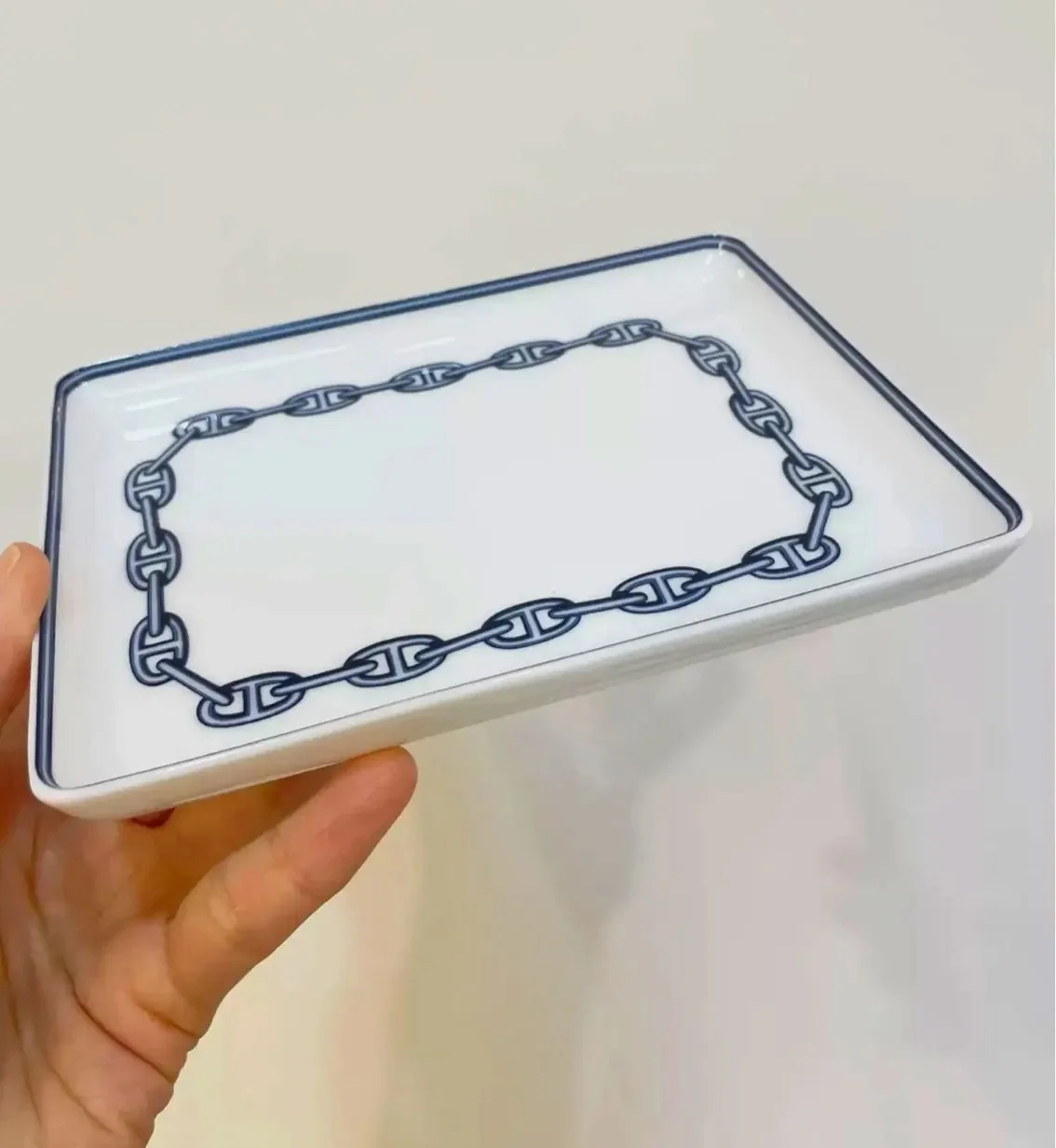 High-End Exquisite Pig Nose Tray Tide Brand Ceramic Rectangular Plate Classic Chain Dessert Plate Decorative Plate Accessories