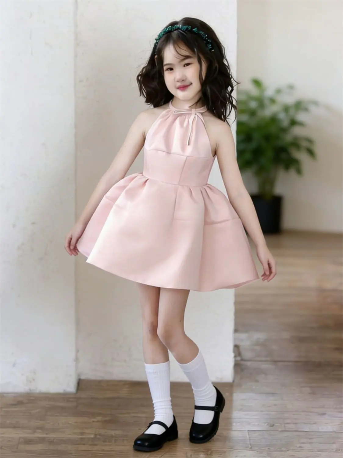 Girls Summer New Pink Beaded Satin Halter Neck Dress Sleeveless Waist-Cinched Short Skirt Children's Clothing