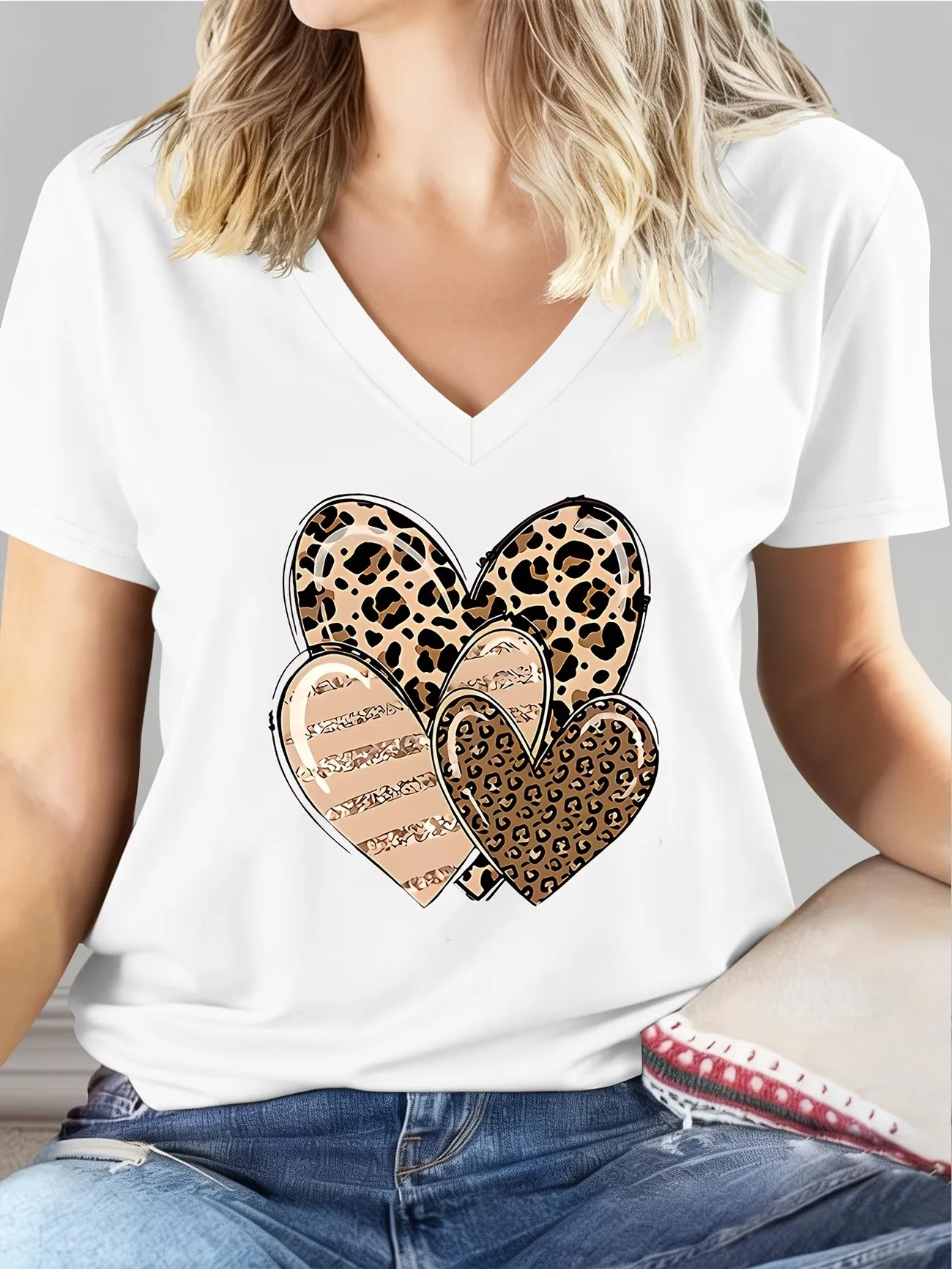 Fashion Love Heart Leopard T-shirt V Neck Casual Y2k T Shirts Women Short Sleeve Tee Shirt V-Neck Summer Spring Top Tee