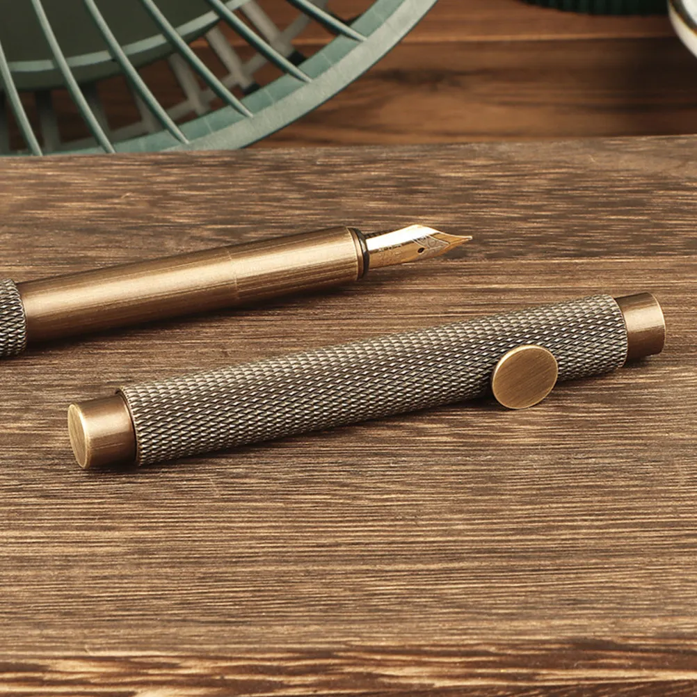 

Mini Portable Brass Fountain Pen Retro Design 0.5mm Fine Tip Fountain Ink Pen Smooth Writing Tool for Students Professionals