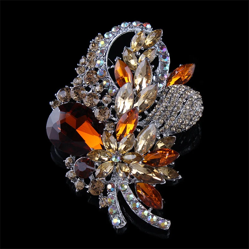 SKEDS Luxury Fashion Women Vintage Shiny Rhinestone Exquisite Brooches Pins High-end Crystal Lady Suit Coat Badges Corsages