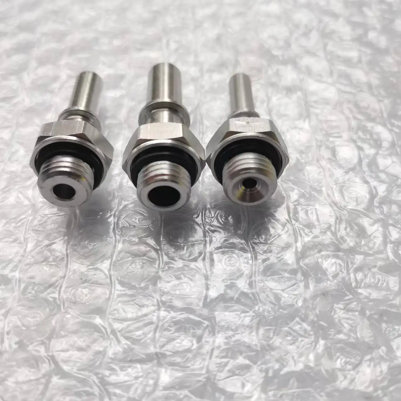 3Pcs/Lot Urea Pump Connector Liquid Return Joint, Spray Joint, Liquid Suction Joint Nozzle 5273338 4931694 For Cummins Emitec