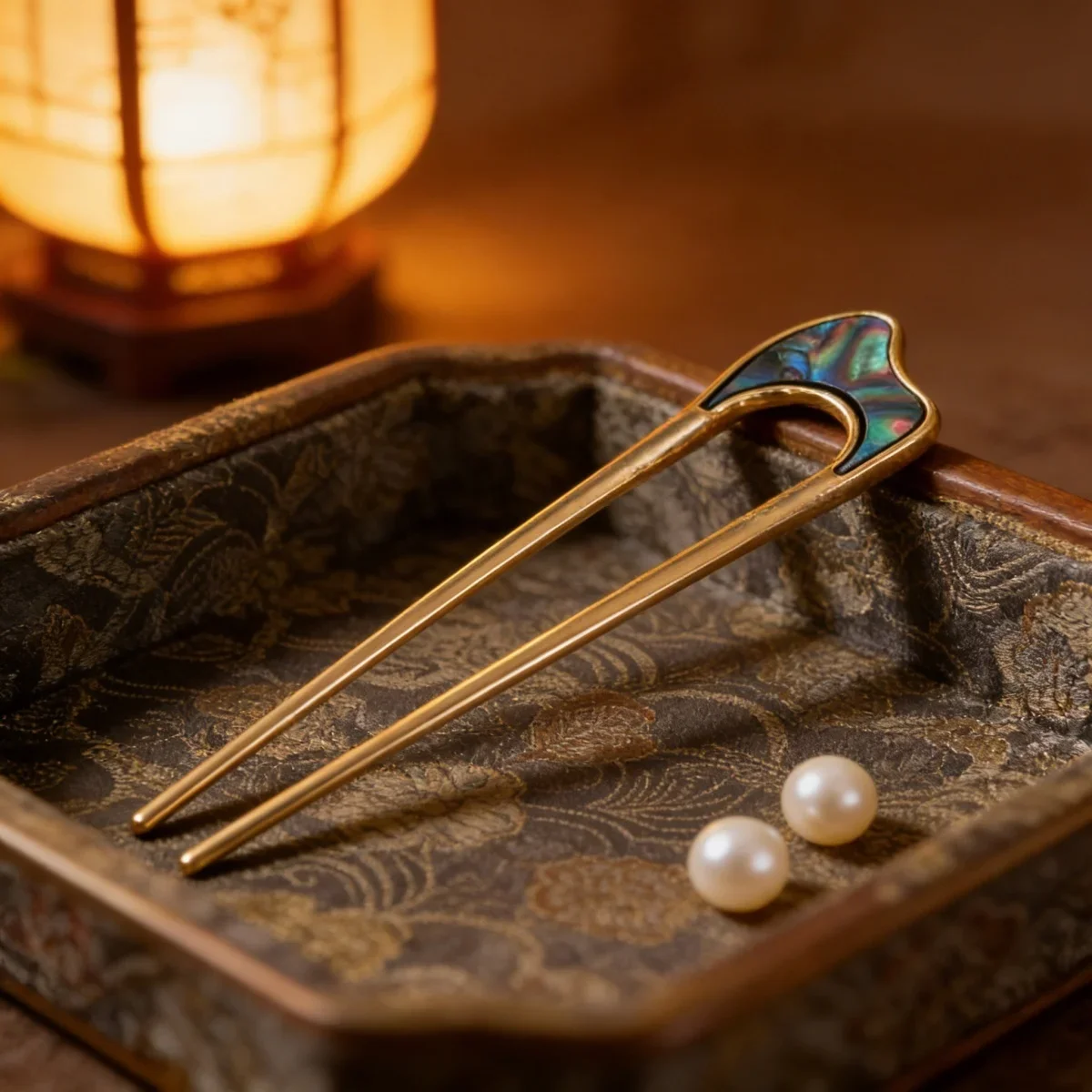 

Durable U Shaped Hair Fork Shell Paper Disk Alloy Ball Design Hair Clip for Women Girls Stylish Accessory Gift