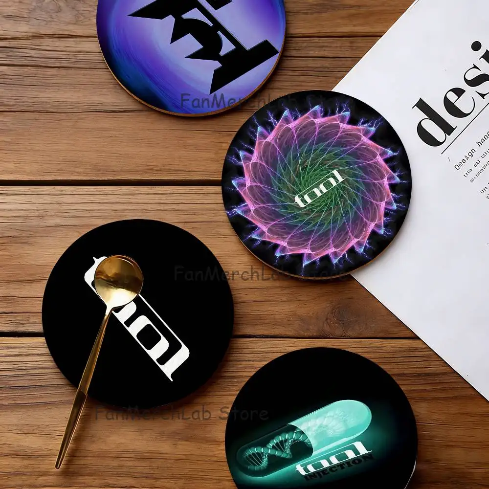 

Band T-Tool 2D Pattern round Wooden Coaster Decorative Coffee Cup for Use in Coffee Shops Bars Wine Beer
