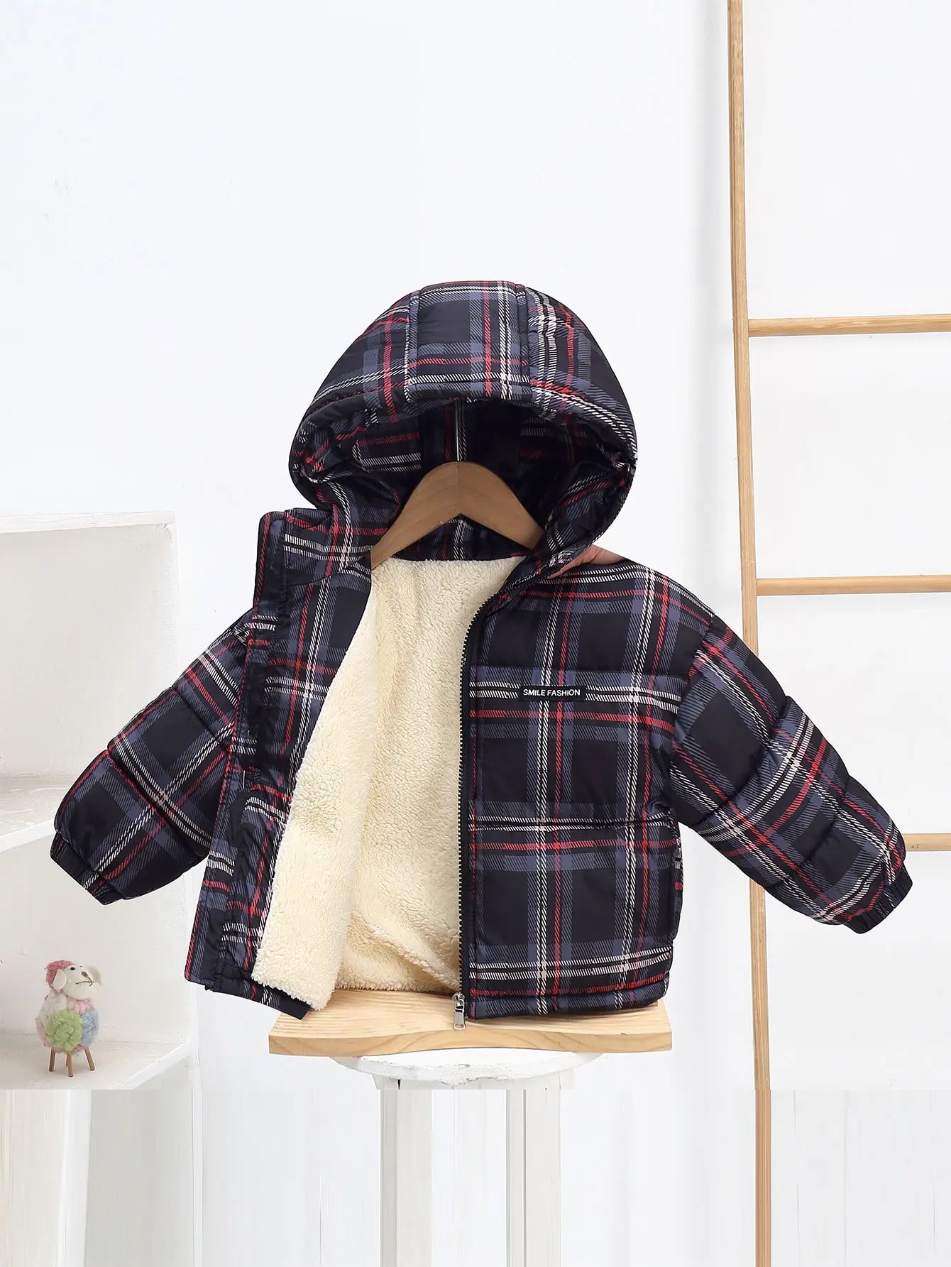 

New autumn and winter black plaid pile thickened wool lining cloth for boys and girls cute baby hooded cotton jacket for boys an