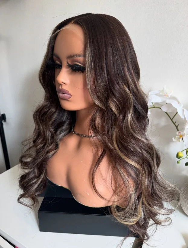 

13*4 Lace Front Synthetic Wigs for Women Long Wavy Dark Brown Highlight Middle Part Lace Wigs Daily Cosplay High Temperture Hair