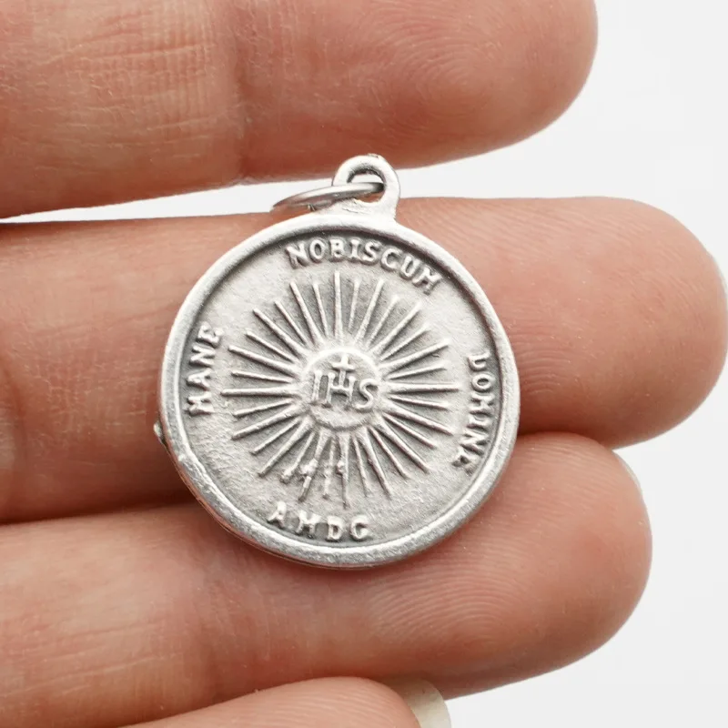 Colgante de Cruz catolicismo en relieve YS, colgante de retrato grabado de doble cara, joyería de marca sagrada, accesorios de joyería