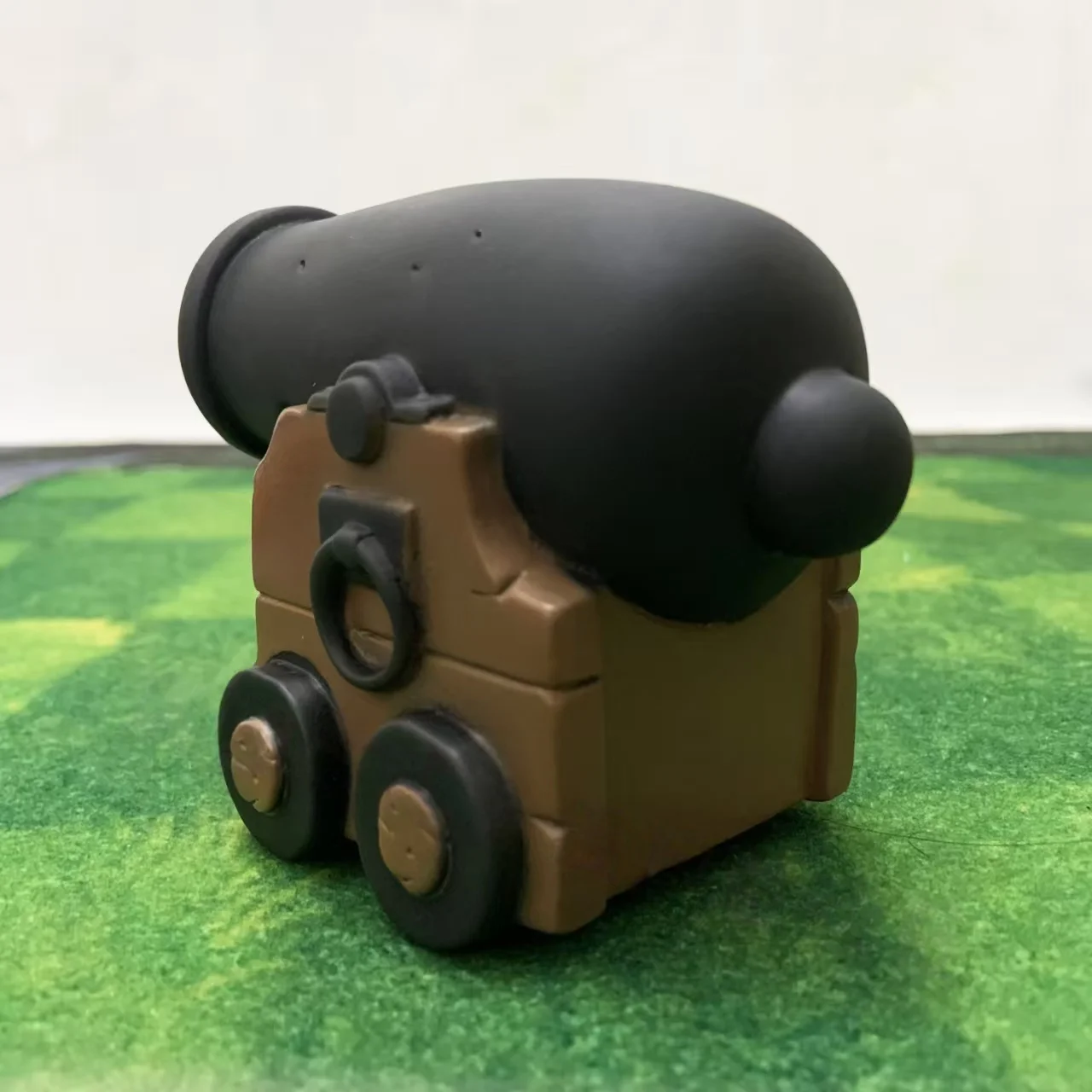 "نيو بلانتز ضد الزومبي" عبارة عن لعبة تتميز بالزومبي والمدفع المطاطي الناعم، بالإضافة إلى لعبة الرماية وهدية عيد الميلاد #4