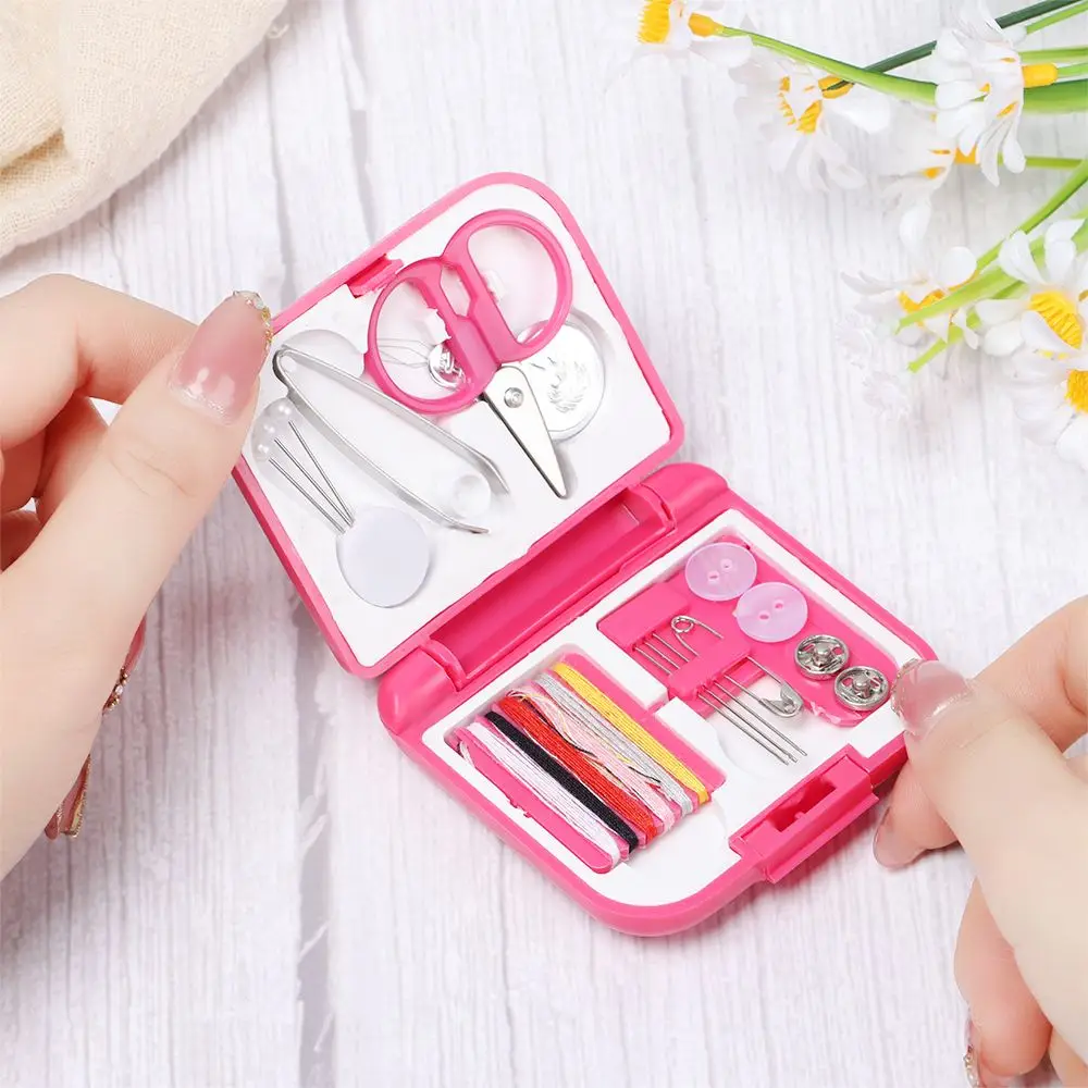 Mini Kit da cucito scatola da cucito portatile da viaggio per la casa Set di fili per aghi Set di bottoni per ditali Organizer accessori per cucire fatti a mano fai da te