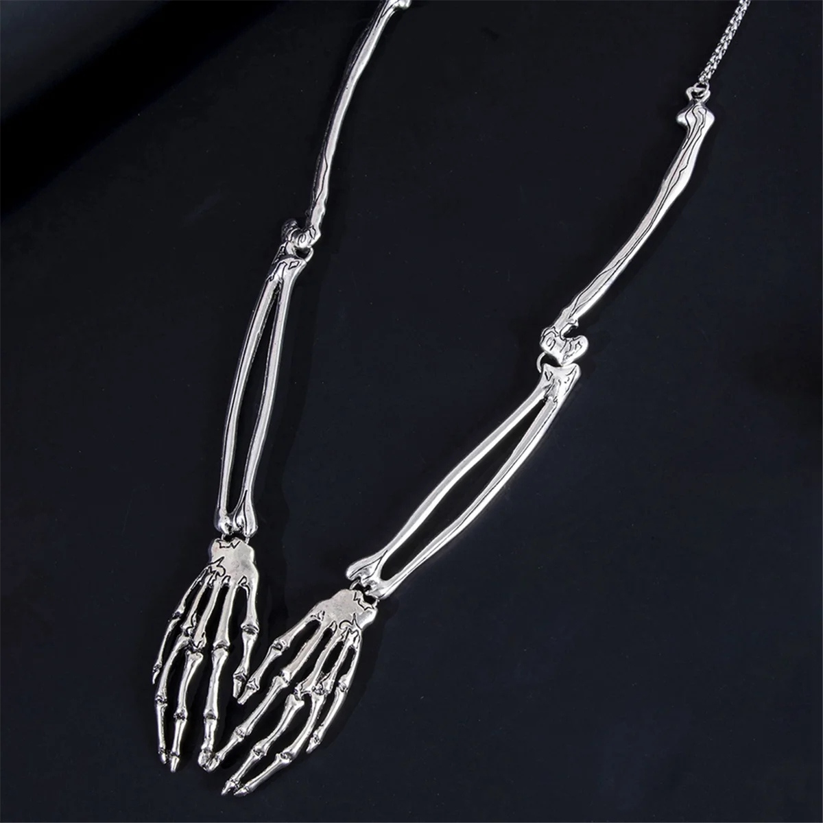 Halloween Alloy Skull Ghost Festival Claw Necklace Holiday Dress Up Props Unisex Skeleton Hand Bone