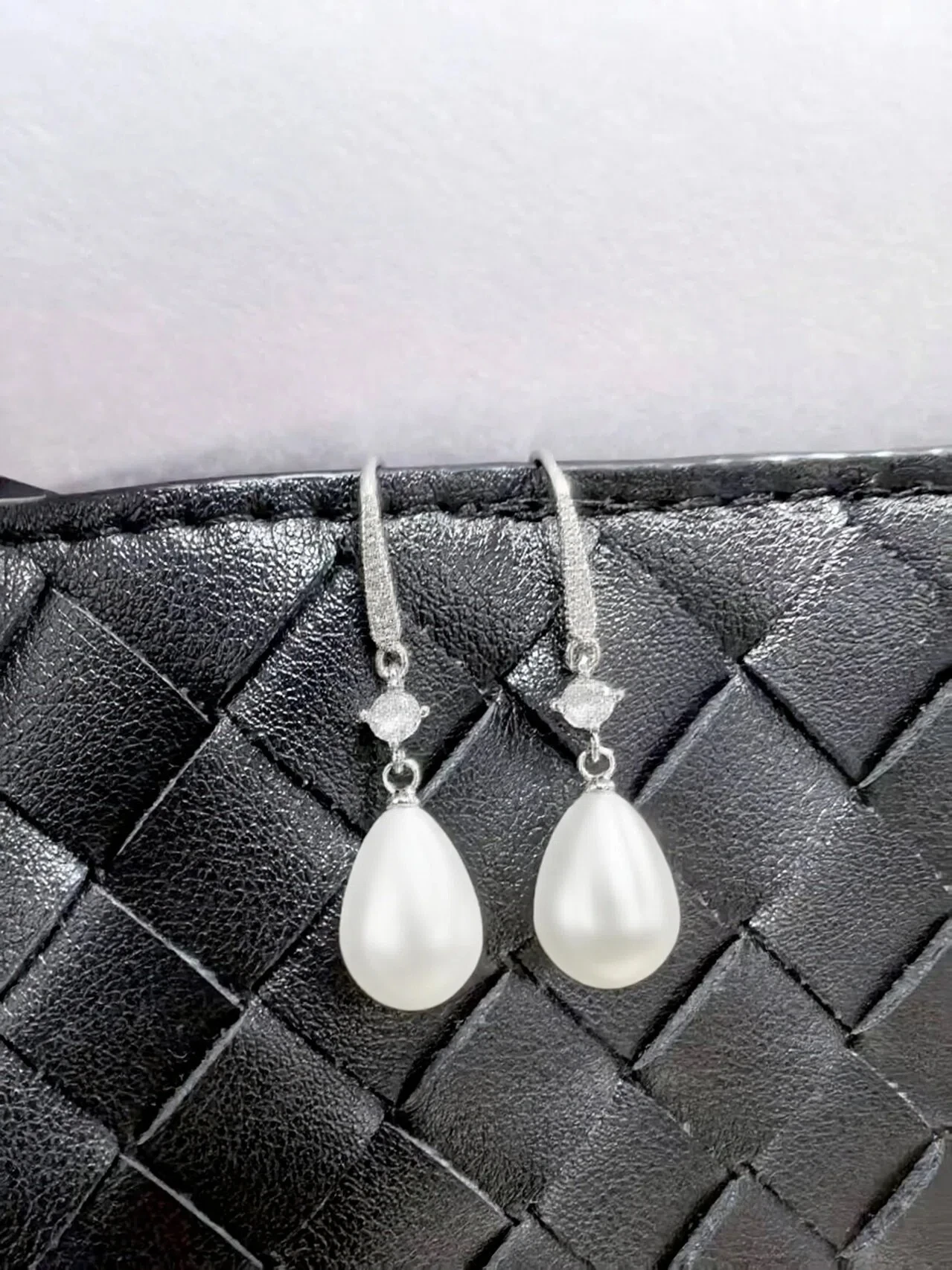 Silver Paved Crystal Fish Hook Earrings Teardrop White Imitation Pearl Drop Earrings Elegant Wedding Daily Women Jewelry Gift