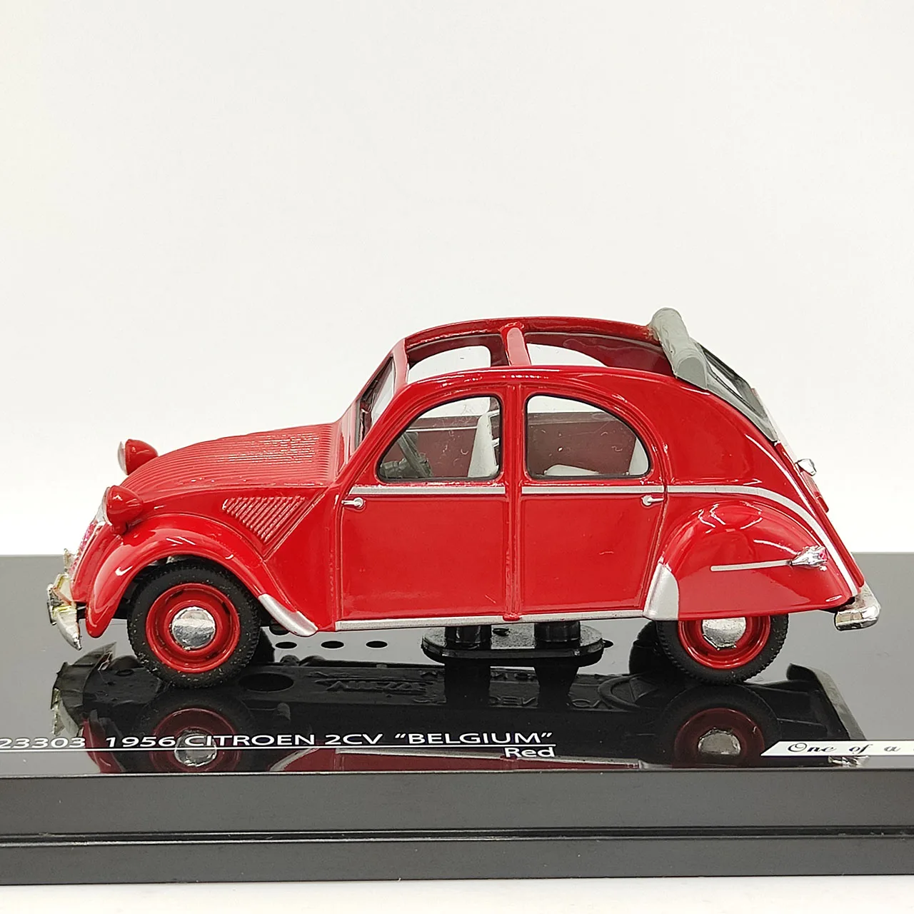 vitesse-1-43-scale-diecast-alloy-1956-citroen-2cv-toys-vintage-cars-model-classic-nostalgia-adult-gift-souvenir-static-display