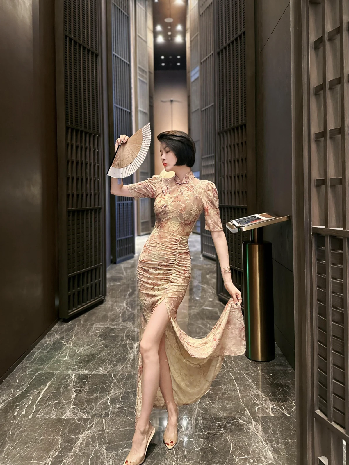 

Оригинальное летнее вязаное платье XULU с цветочным узором, вырезами, сексуальное, облегающее, винтажное, с драпировкой и боковым разрезом, короткий рукав, длинное ципао