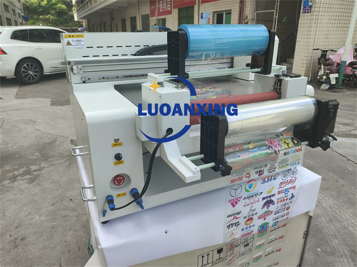 UV DTF Printer 3*xp600 print heads Inkjet Printers Roll To Roll Sticker Printing Machine For A/B Film Flatbed UV DTF Printer