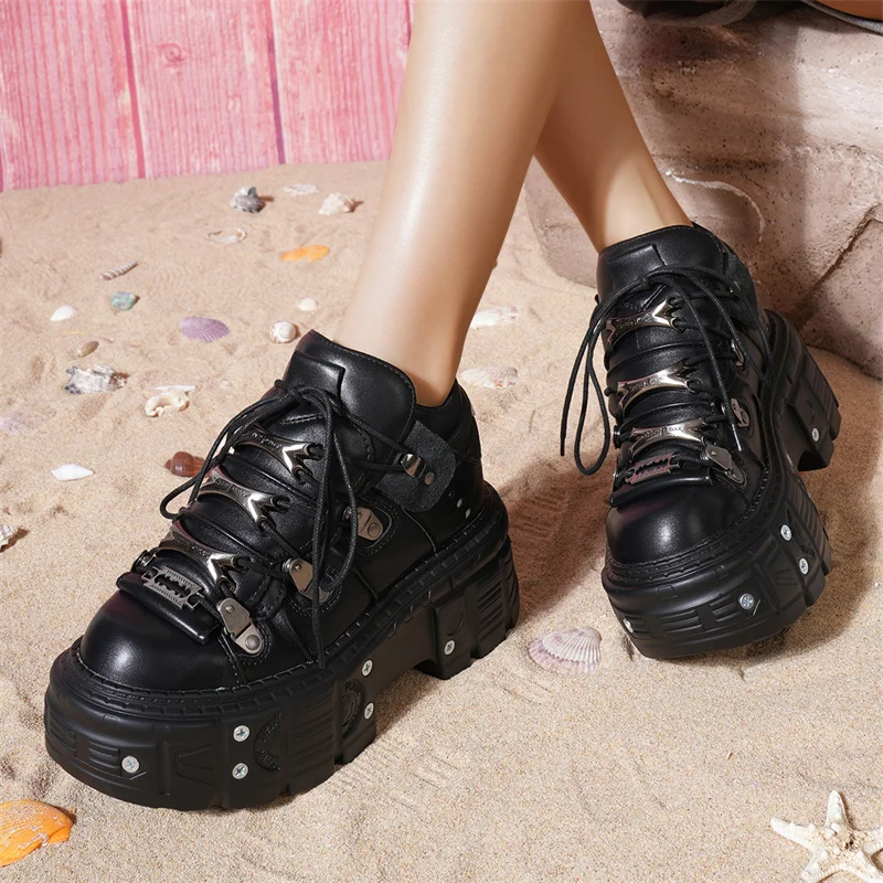 New Punk Style Women Platform Shoes Metal Decor Heel Height 6CM Sneakers Woman Man Unisex Gothic Rock Women Ankle Boots 2024