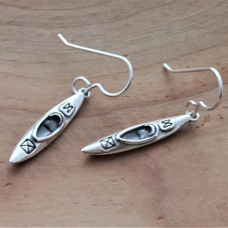 Ladies' Creative Kayak Shaped Pendant Earrings Vintage Carving Texture Design Personalized Earrings Fashion Accessories