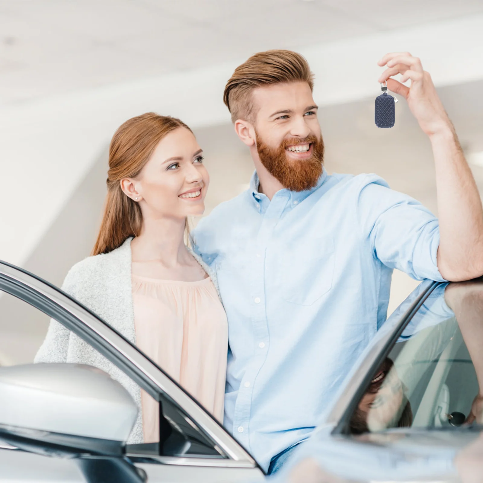 

1Pcs Car Key Cover Protective Zipper Bag Comfortable Hook Car Key Protector Case Suitable for Most Smart Remotes