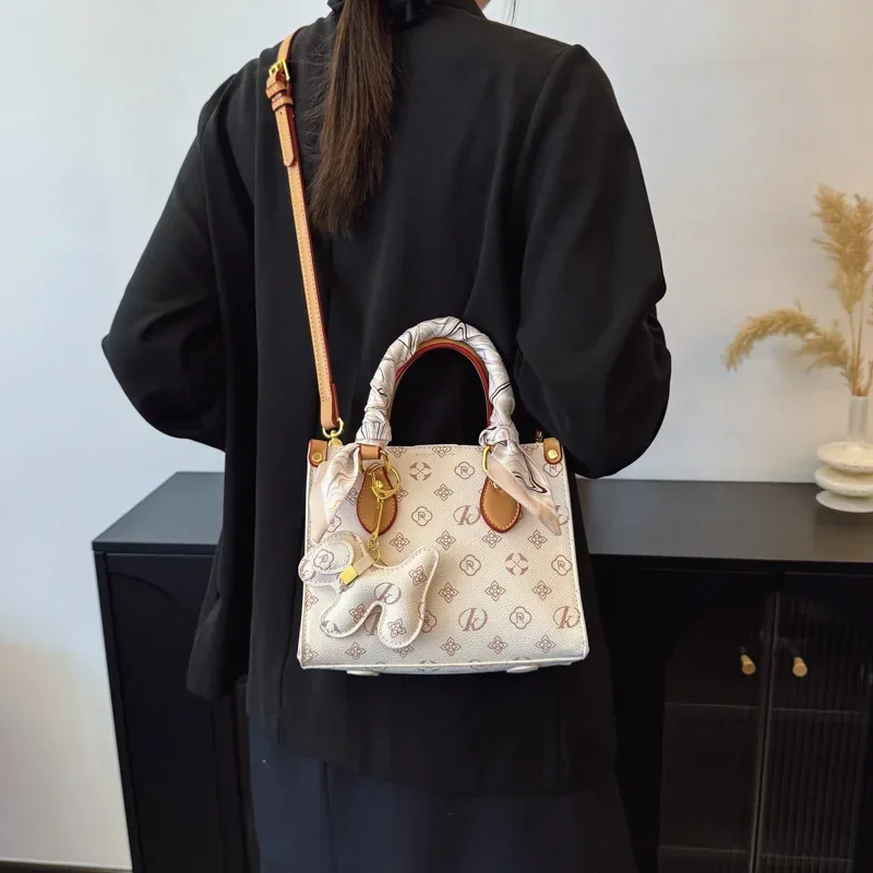 

2025FashionRetroCrossbodyShoulderBagforWomen-VintageStyleLeatherHandbagwith AdjustableStrap,TrendyClassicDesign-StylishAccessory