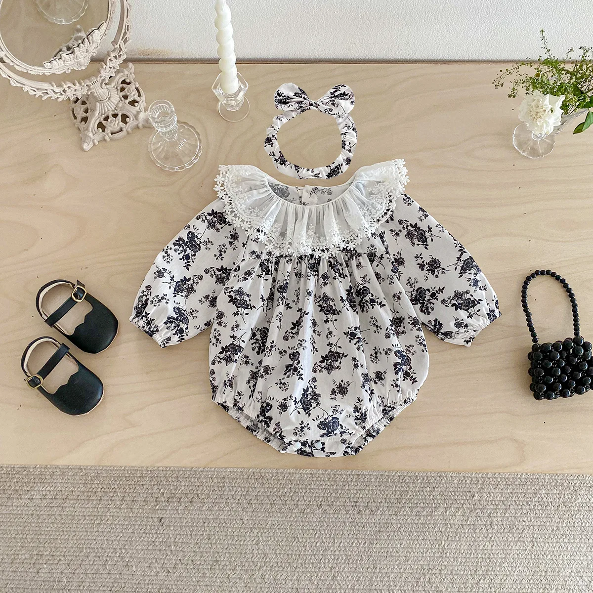 

2026 Spring 0-24M Baby Girls Rompers Retro Lace Floral Newborn Girls Jumpsuits One-piece Toddler Girls Bodysuits Infant Overalls
