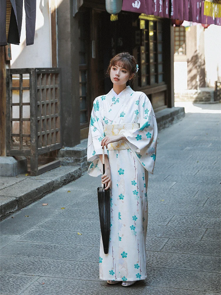 Women's Japanese Traditional Kimono Vintage Style Photography Dress Bathrobe Cosplay Costume Performing Wear