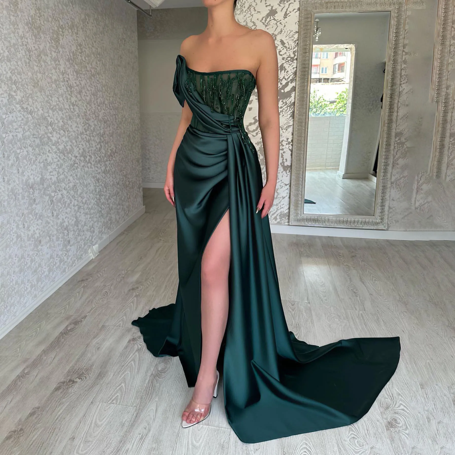 

Strapless Luxury Satin Formal Evening Gowns Sleeveless side spilt فساتين سهرة Sweep Train Elegant Prom Dress Party Women