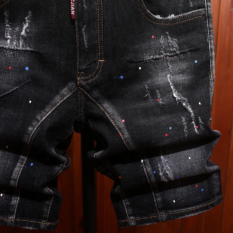 American denim shorts for men in summer, cool and trendy, retro and casual, washed and nostalgic five quarter pants